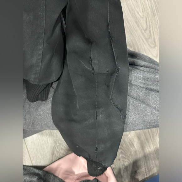 Canada Goose Men’s Bomber Jacket (Black, Size S/P) - Picture 7 of 10